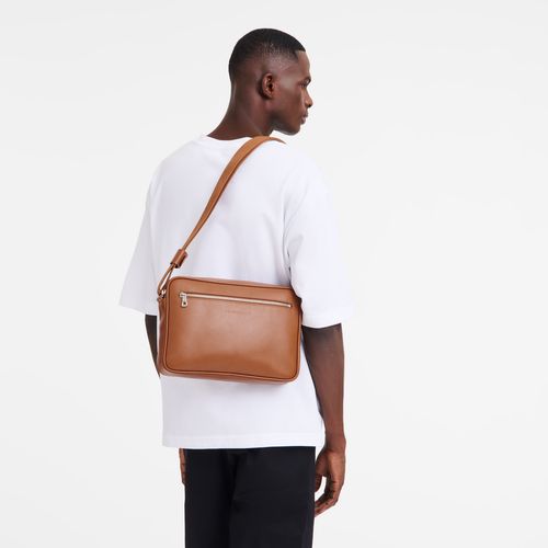 long champ Le FoulonnÉ M Camera Leather Férfi Crossbody Táska Caramel | HUDF7580